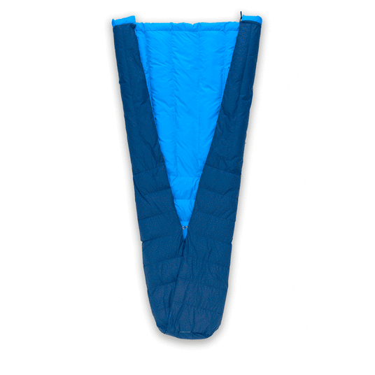 Unlike sewn footboxes that restrict your movement and do not vent, Zenbivy’s patent-pending Fast Footbox™ uses a single clip that allows it to expand for more space or narrow for more warmth.