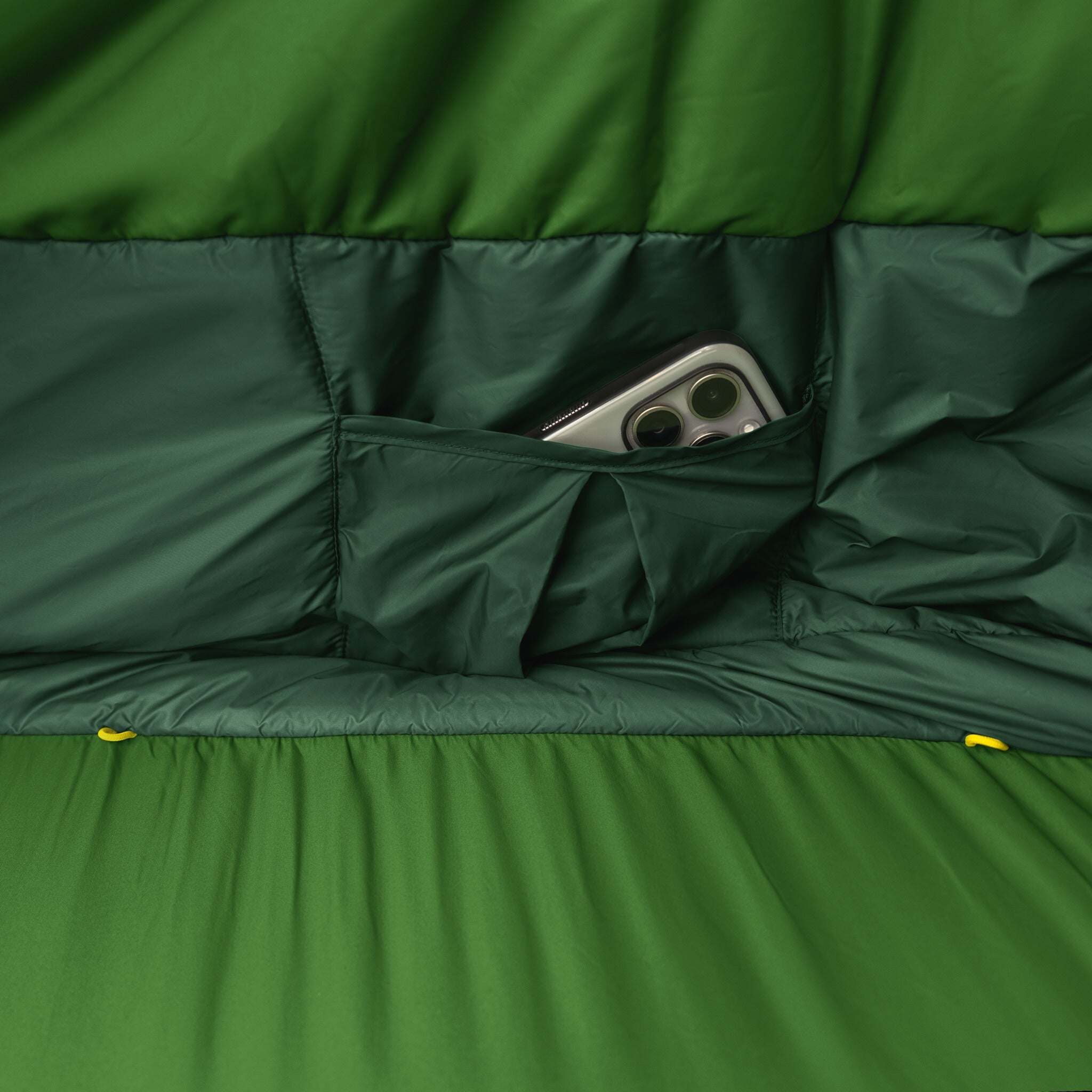 core-bed-double-hood-pocket.